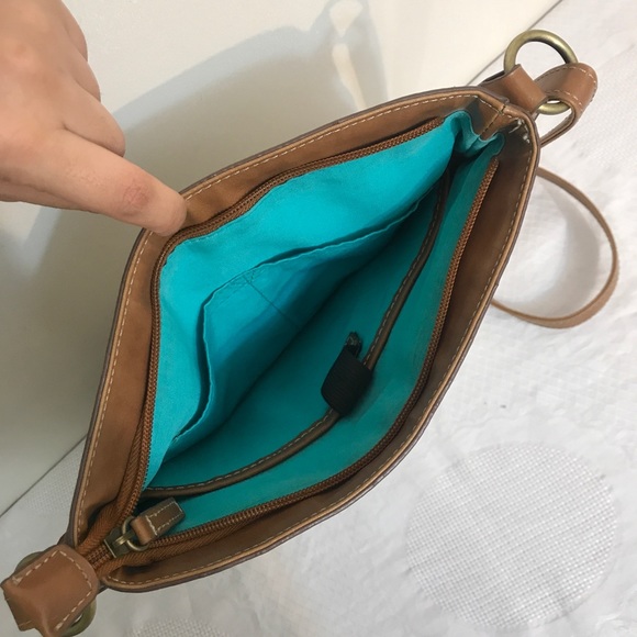 🌸Classic White & Camel Brown Sleek Lock Crossbody - Picture 6 of 13